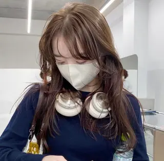 ロング NEST by chord所属・サキ🤍ハイトーン 🩰くびれ巻きヘアのヘアスタイル