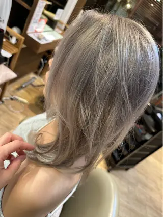 ミディアム カラー ステージ緑地公園所属・カツヤマ モエのヘアスタイル