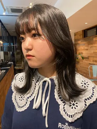 ミディアム カラー 津田 里菜のヘアスタイル