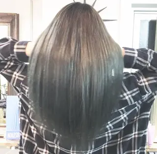 ロング カラー ブリーチ、パーマ 西部笑のヘアスタイル