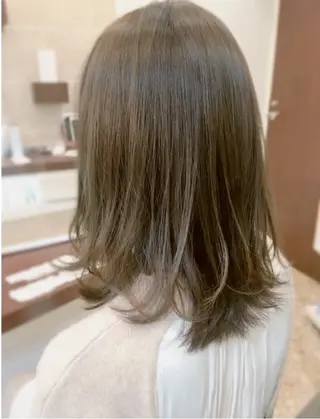セミロング 須原 華那子のヘアスタイル