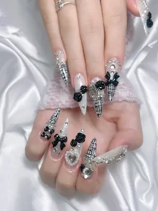 ネイル LEELA NAIL STUDIO所属・LEELA NAIL STUDIOのネイルデザイン