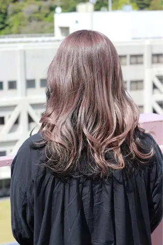 セミロング カラー Viage （ビアージュ）のヘアスタイル