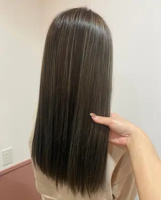 ロング カラー JILL ユキのヘアスタイル