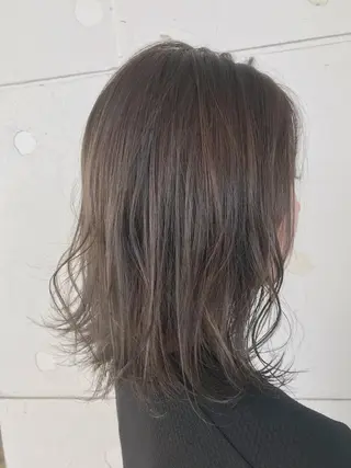 ミディアム カラー NATSUKA 905号室のヘアスタイル