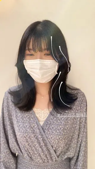 ミディアム カラー オリーブ/アッシュ やわらか透明感カラーのヘアスタイル