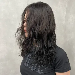 セミロング パーマ 沖山 友津季のヘアスタイル