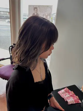 ミディアム カラー 清水 紗彩のヘアスタイル