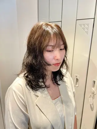 セミロング パーマ Miyamoto Yasuchikaのヘアスタイル