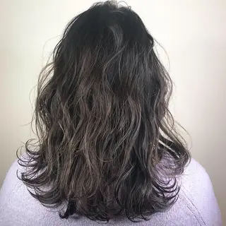 カラー ロング 濱川 佳奈のヘアスタイル