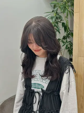 カラー moeka 表参道のヘアスタイル