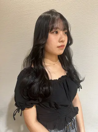 ロング カラー 塩澤 榛奈のヘアスタイル