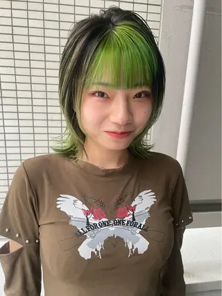 ミディアム カラー スパイラルパーマ 🌐hina⭐️のヘアスタイル