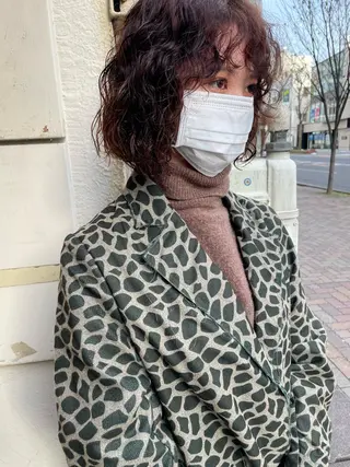 ミディアム パーマ tomo🍒パーマ ハイトーン似合わせのヘアスタイル