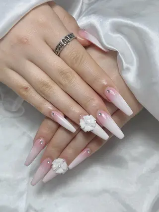 ネイル LEELA NAIL STUDIO所属・LEELA NAIL STUDIOのネイルデザイン
