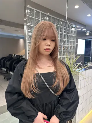 ロング cinq PROJECT所属・ミルクティーベージュ /三村克彦のヘアスタイル