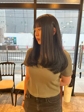 ロング 東 希良里のヘアスタイル