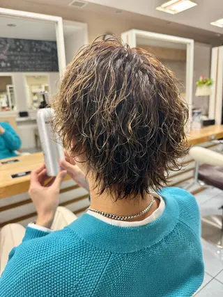 パーマ メンズ 韓国レイヤーカット/ くすみカラー/モモのヘアスタイル