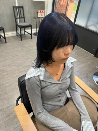 ミディアム カラー 上田 紗也のヘアスタイル