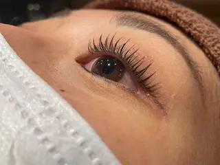 マツエク・マツパ 桑田 新菜のヘアスタイル