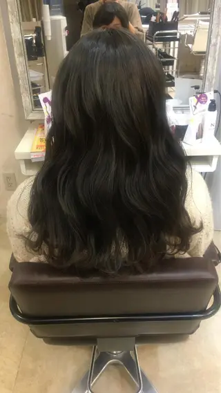 ロング 角床直哉 カラーカットNO 1のヘアスタイル