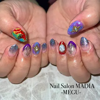 ネイル MADIA藤沢所属・MADIA MEGUのネイルデザイン
