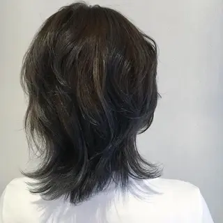 ミディアム カラー 宮内 真乃のヘアスタイル