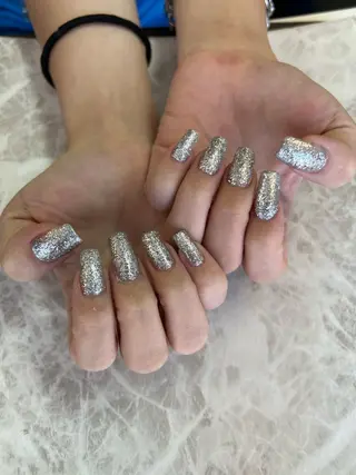 ロング ネイル MADIA 横浜所属・池上 優希のネイルデザイン