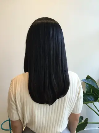 セミロング すずき りりかのヘアスタイル