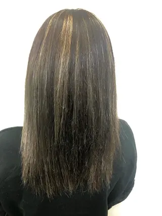 ロング カラー 芝田  望優のヘアスタイル