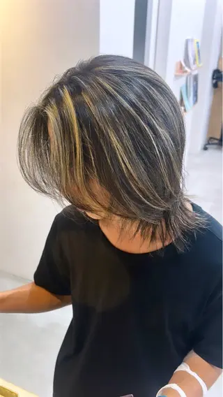 カラー メンズ 透け感ベージュ🤍 ハイトーンカラーのヘアスタイル