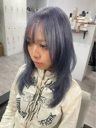 ミディアム sherry【シェリー】所属・miho 大国町 柔らかいハイトーンのヘアスタイル