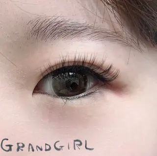 マツエク・マツパ GRANDGIRL所属・ヨシダ セリナのマツエク・マツパデザイン