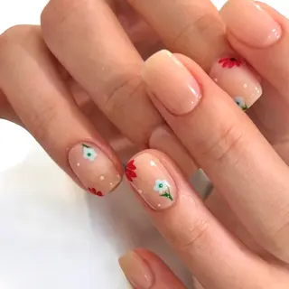 ネイル nail salon　Natural Cure所属・平井 彩香のネイルデザイン