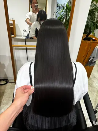 ロング カラー hoNua. 栄/透明感カラーのヘアスタイル