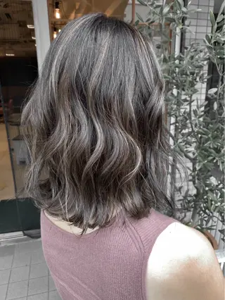 カラー 岡本 葵のヘアスタイル