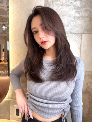 ロング Kanami/韓国風 /艶カラーのヘアスタイル