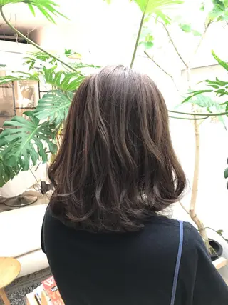 ミディアム 山内 瑞穂のヘアスタイル