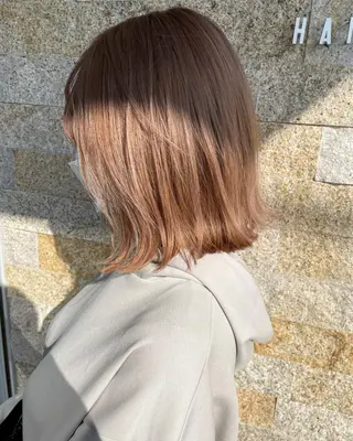 ミディアム 明石 歩樹のヘアスタイル
