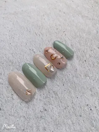 ネイル nail atelier new moon所属・森 貴子のネイルデザイン