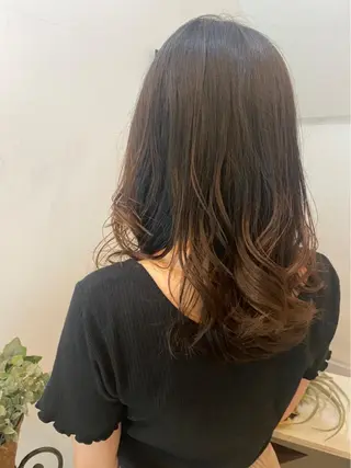 セミロング ✨垢抜け✨3Dカラー 山本美侑のヘアスタイル