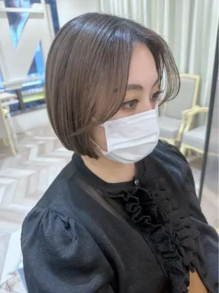 ショート ベージュ/インナー カラー🤍Rieのヘアスタイル