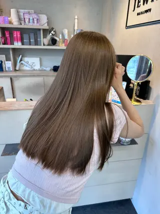 ロング JEWIL SHIBUYA所属・嶋田 咲音のヘアスタイル