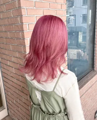 セミロング カラー ヘアアレンジ ピンクカラー🩷 ヘアセットＮＯ.1のヘアスタイル