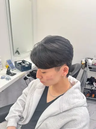 ミディアム パーマ ヘアアレンジ メンズ 顔まわりカット の達人のヘアスタイル