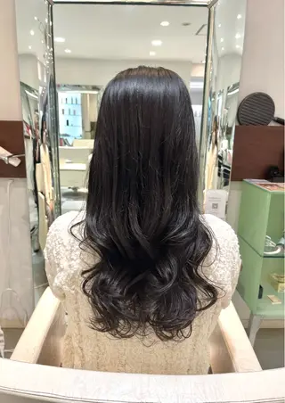 ロング パーマ コテ巻き風パーマ 藤澤　知彌のヘアスタイル