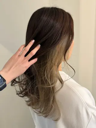 ロング カラー 内沼 恵留菜のヘアスタイル