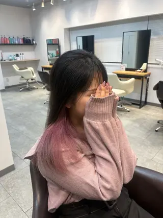 ミディアム neaf 六本木店所属・六本木🫧ハイライト 望月彩音のヘアスタイル