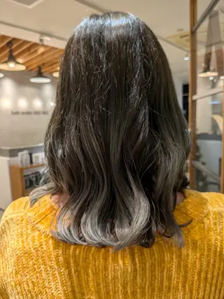 カラー 高久 優亜のヘアスタイル