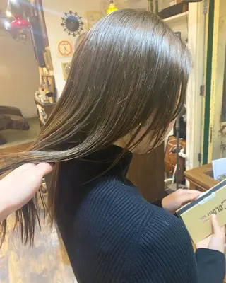 セミロング カラー ヤスザトアヤノ /レイヤー/オリーブのヘアスタイル